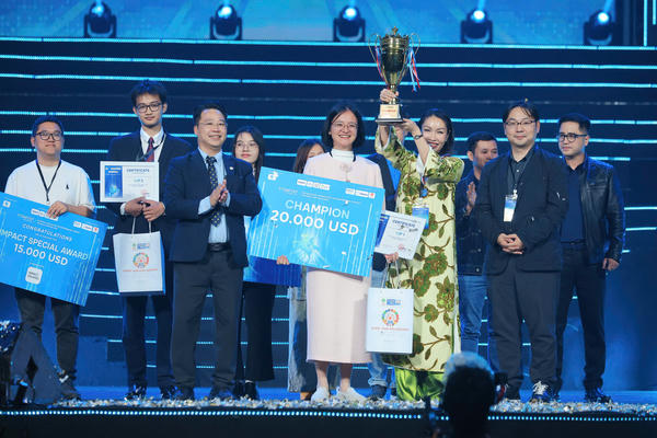 Vinh danh những giải pháp tăng trưởng xanh và chuyển đổi số Vinh danh những giải pháp tăng trưởng xanh và chuyển đổi số