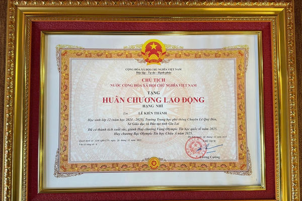 Học sinh Gia Lai giành HCV Olympic Tin học quốc tế, được trao Huân chương Lao động hạng Nhì