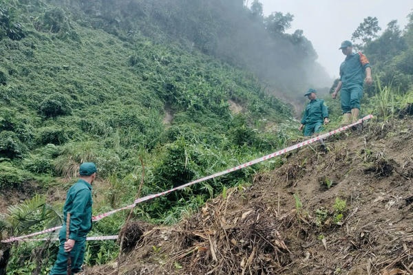 Đà Nẵng: Phát hiện vật liệu nổ nghi bom nặng 130kg 