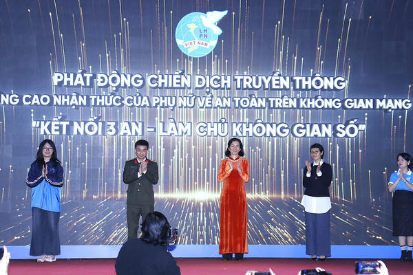 Phát động chiến dịch truyền thông nâng cao nhận thức của phụ nữ trên không gian mạng