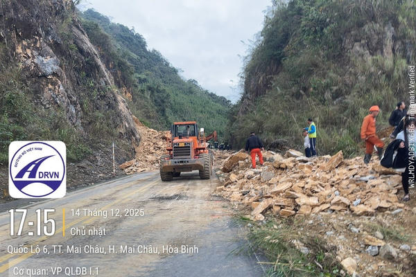 Khẩn trương cứu nạn, khắc phục sạt lở trên Quốc lộ 6 qua Phú Thọ