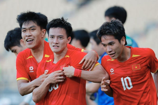 "Siêu dự bị" bùng nổ phút bù giờ, U22 Việt Nam tiến vào chung kết SEA Games 33