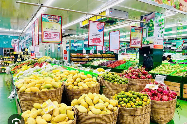 Hà Nội tăng cường kiểm soát an toàn thực phẩm dịp cuối năm