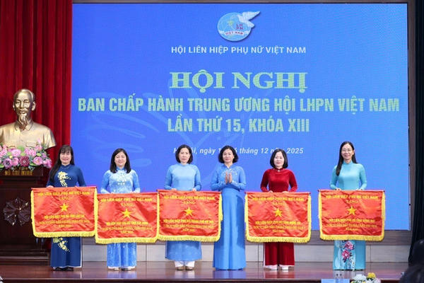 Hội Liên hiệp Phụ nữ Việt Nam với tinh thần "3 đồng hành", "5 tập trung" Hội Liên hiệp Phụ nữ Việt Nam với tinh thần "3 đồng hành", "5 tập trung"
