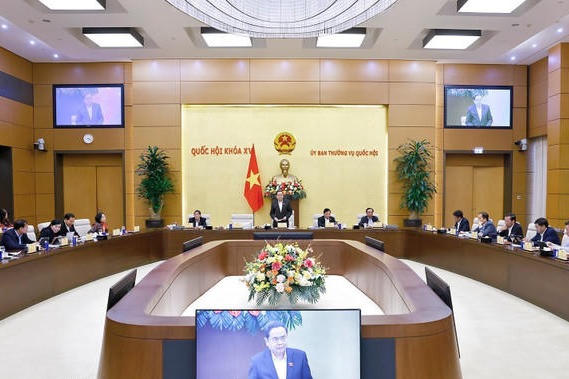 Khẩn trương hoàn thiện, trình ký ban hành luật, nghị quyết vừa được thông qua Khẩn trương hoàn thiện, trình ký ban hành luật, nghị quyết vừa được thông qua