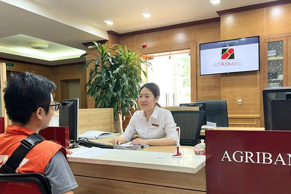 Làn sóng tăng lãi suất lan rộng Làn sóng tăng lãi suất lan rộng