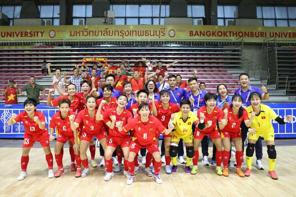 "Hủy diệt" Indonesia 5-0, tuyển Futsal nữ Việt Nam lần đầu giành huy chương Vàng SEA Games "Hủy diệt" Indonesia 5-0, tuyển Futsal nữ Việt Nam lần đầu giành huy chương Vàng SEA Games
