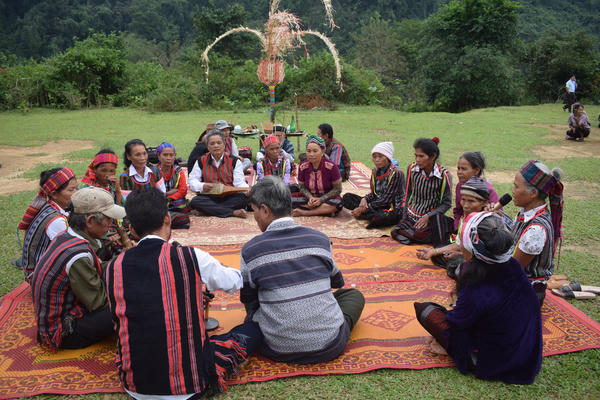 Ngày hội đoàn kết bên dãy Trường Sơn