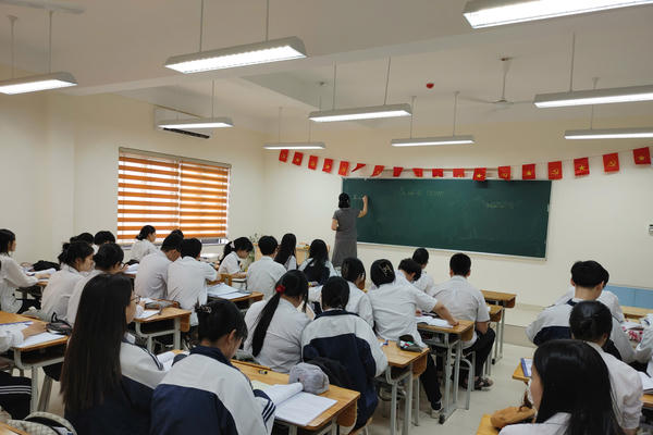 Giáo dục AI trong trường phổ thông: Không quá tải, ưu tiên lồng ghép môn học