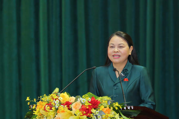 Phó Chủ tịch - Tổng Thư ký Nguyễn Thị Thu Hà tiếp xúc cử tri Ninh Bình sau kỳ họp thứ 10