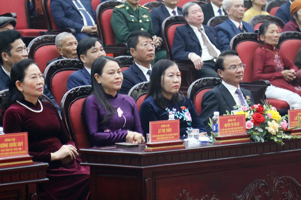 Đoàn ĐBQH Ninh Bình đổi mới hoạt động, đóng góp vào nhiều quyết sách lớn