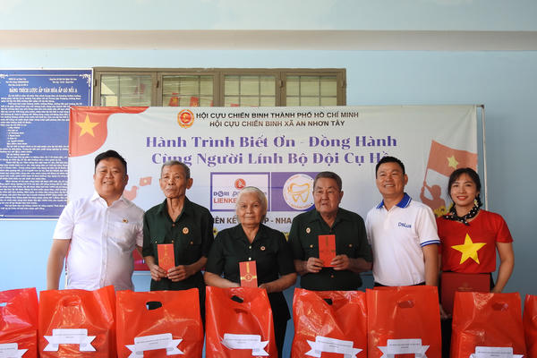 TP Hồ Chí Minh: Ấm áp buổi lễ tri ân cựu chiến binh vùng "đất thép thành đồng"