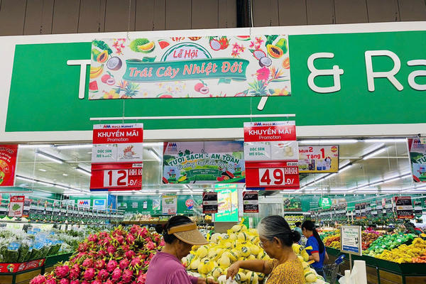 Người tiêu dùng thận trọng hơn trong mua sắm Tết 2026 Người tiêu dùng thận trọng hơn trong mua sắm Tết 2026