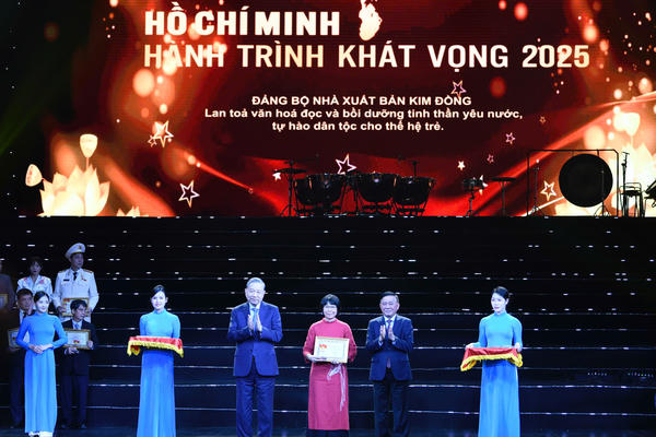 “Hồ Chí Minh - Hành trình khát vọng 2025”: Lan tỏa tinh thần Việt Nam thịnh vượng