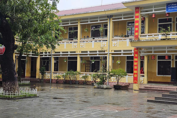 Huế: Nhà trường thông tin vụ nhiều học sinh bị nôn khi ăn bán trú