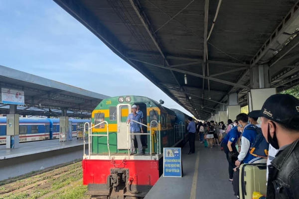 Ngành đường sắt tăng thêm 20.000 chỗ phục vụ người dân dịp nghỉ Tết Dương lịch 2026