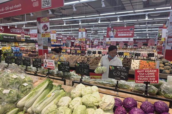 Hàng hoá phục vụ Tết dồi dào, giá cả bình ổn