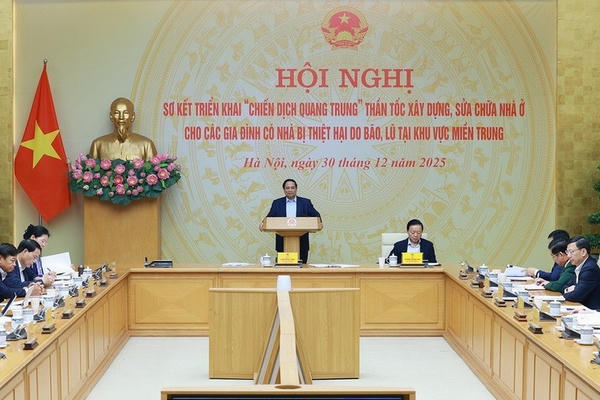 Thủ tướng chủ trì Hội nghị sơ kết triển khai xây nhà cho người dân bị thiệt hại do bão lũ