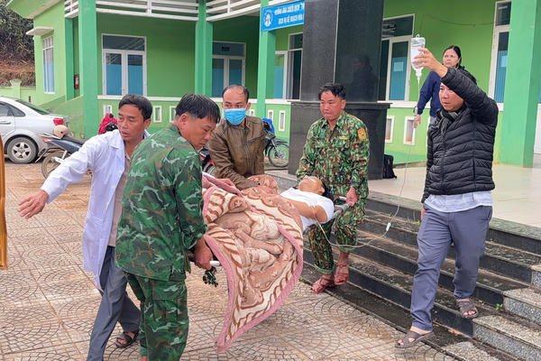 Kịp thời cứu người dân nguy kịch ở vùng núi Đà Nẵng