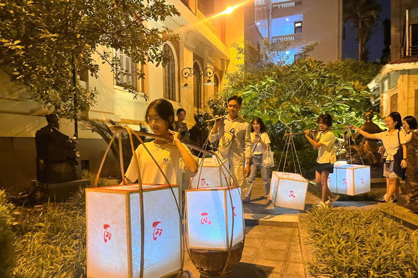 Độc đáo du lịch văn học