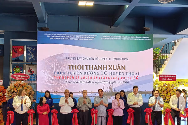 Trưng bày hơn 100 ảnh, tư liệu, hiện vật về 'Thời thanh xuân trên tuyến đường 1C huyền thoại'