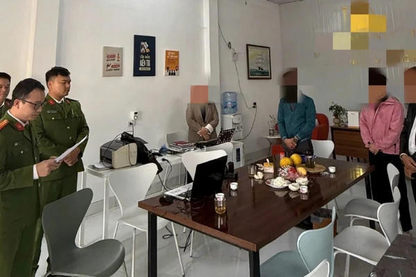 Tranh quyền lợi với người nghèo Tranh quyền lợi với người nghèo