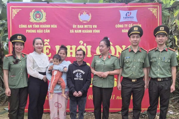 Khánh Hoà: Khởi công xây nhà Đại đoàn kết cho hộ nghèo Khánh Hoà: Khởi công xây nhà Đại đoàn kết cho hộ nghèo