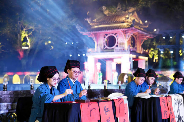 Khơi dậy truyền thống hiếu học từ thế hệ trẻ