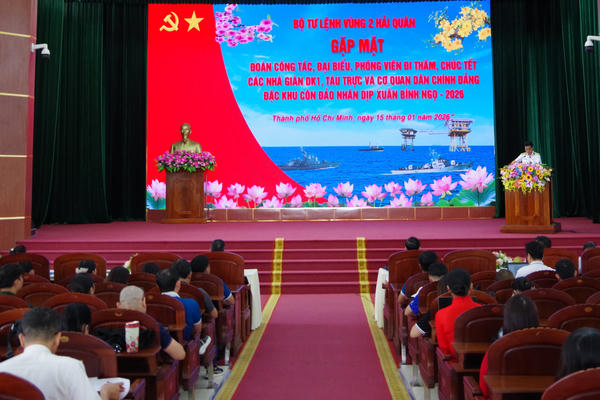 Mang Tết sớm đến với các nhà giàn DK1