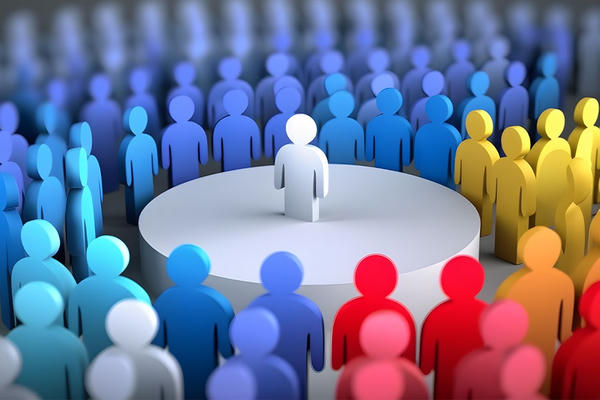 Người của công chúng và ứng xử trên không gian mạng