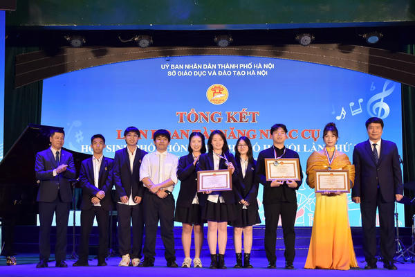 Hà Nội trao 109 huy chương tại Liên hoan tài năng nhạc cụ học sinh phổ thông