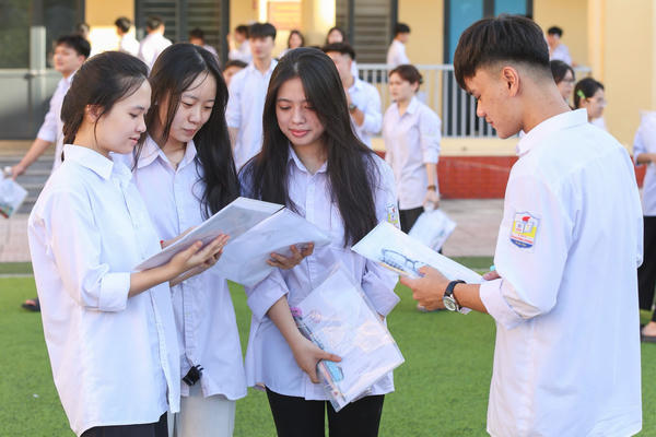 Công bằng trong tuyển sinh đại học: Giảm điểm ưu tiên với chứng chỉ ngoại ngữ quốc tế