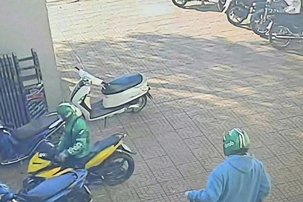 Công an tỉnh Gia Lai thông báo truy tìm 2 đối tượng gây ra vụ cướp ngân hàng