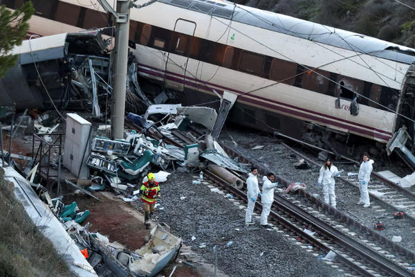 Tây Ban Nha: Hai tàu hỏa đâm trực diện, ít nhất 39 người thiệt mạng
