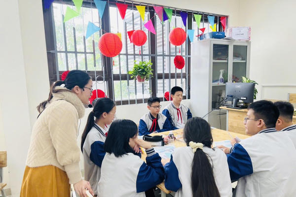 Hướng mới trong thu hút giáo viên