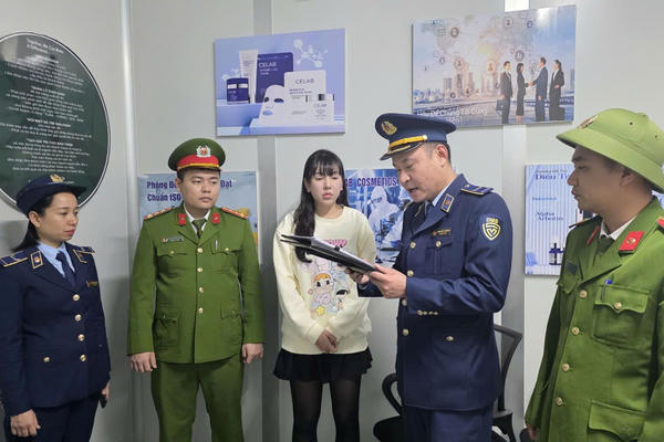 Quảng Ninh: Khởi tố nữ giám đốc cầm đầu đường dây sản xuất, buôn bán mỹ phẩm giả quy mô lớn 