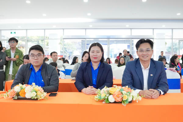 Hơn 300 học sinh sôi nổi tranh tài tại sân chơi AI & Robotics của FPT School Hải Phòng Hơn 300 học sinh sôi nổi tranh tài tại sân chơi AI & Robotics của FPT School Hải Phòng