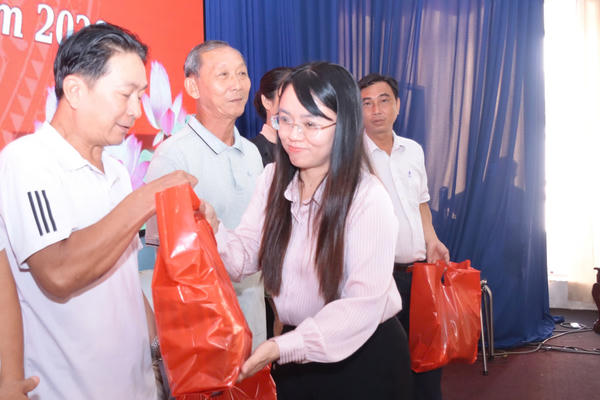 Tăng cường phối hợp thực hiện phong trào “Toàn dân đoàn kết xây dựng đời sống văn hóa” Tăng cường phối hợp thực hiện phong trào “Toàn dân đoàn kết xây dựng đời sống văn hóa”