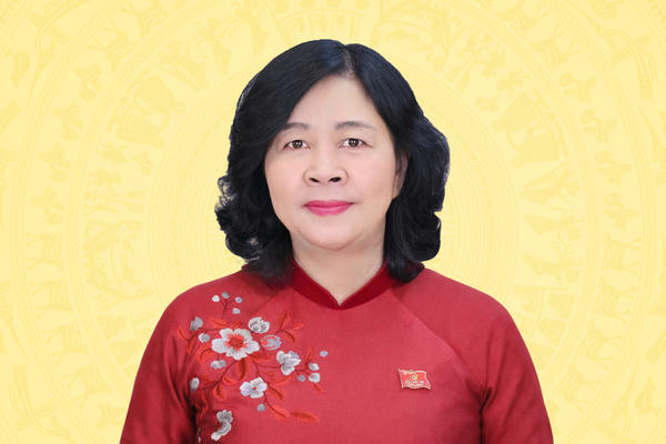 Đồng chí Bùi Thị Minh Hoài tiếp tục được bầu làm Ủy viên Bộ Chính trị khóa XIV