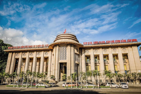  Ưu tiên kiểm soát lạm phát, hỗ trợ tăng trưởng bền vững