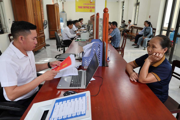 Tinh gọn bộ máy: Gần dân và hiệu quả hơn