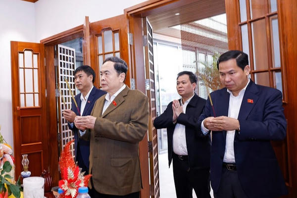 Chủ tịch Quốc hội tri ân các đồng chí nguyên lãnh đạo Đảng, Nhà nước