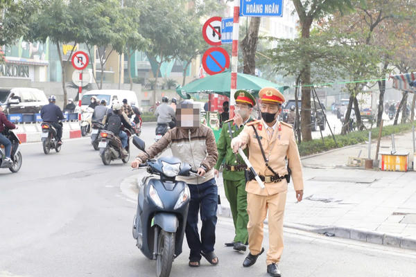 Hà Nội: Phát hiện, xử lý 1.679 học sinh vi phạm trật tự ATGT trong 1 tháng