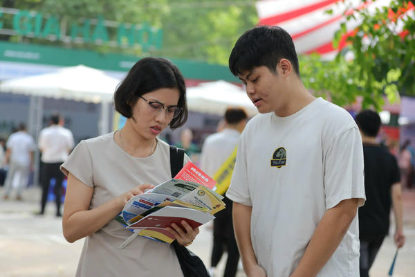 Điều chỉnh điều kiện xét tuyển học bạ: Cơ hội trúng tuyển có bị thu hẹp?