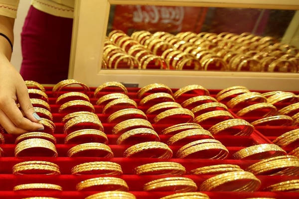 Đợt giảm sốc của giá vàng, bạc làm "bay hơi" 7.400 tỷ USD