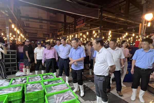 Rà soát nguồn hàng Tết xuyên đêm, sẵn sàng cho cao điểm mua sắm