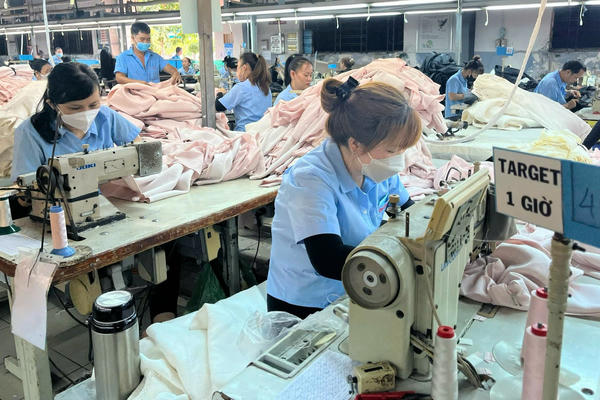 Nâng cao năng lực cạnh tranh: Bài toán sống còn trong hội nhập Nâng cao năng lực cạnh tranh: Bài toán sống còn trong hội nhập