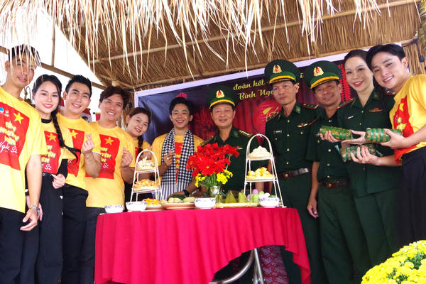 TP Hồ Chí Minh: Ấm áp chương trình 'Xuân Biên phòng ấm lòng dân bản' TP Hồ Chí Minh: Ấm áp chương trình 'Xuân Biên phòng ấm lòng dân bản'