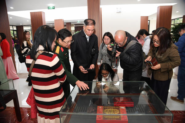 Phát huy giá trị di sản tư liệu lưu trữ