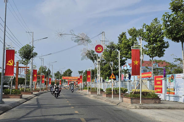 Phố xá cực Nam Tổ quốc rộn ràng đón tết